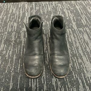 Sorel Cate Cut Out booties